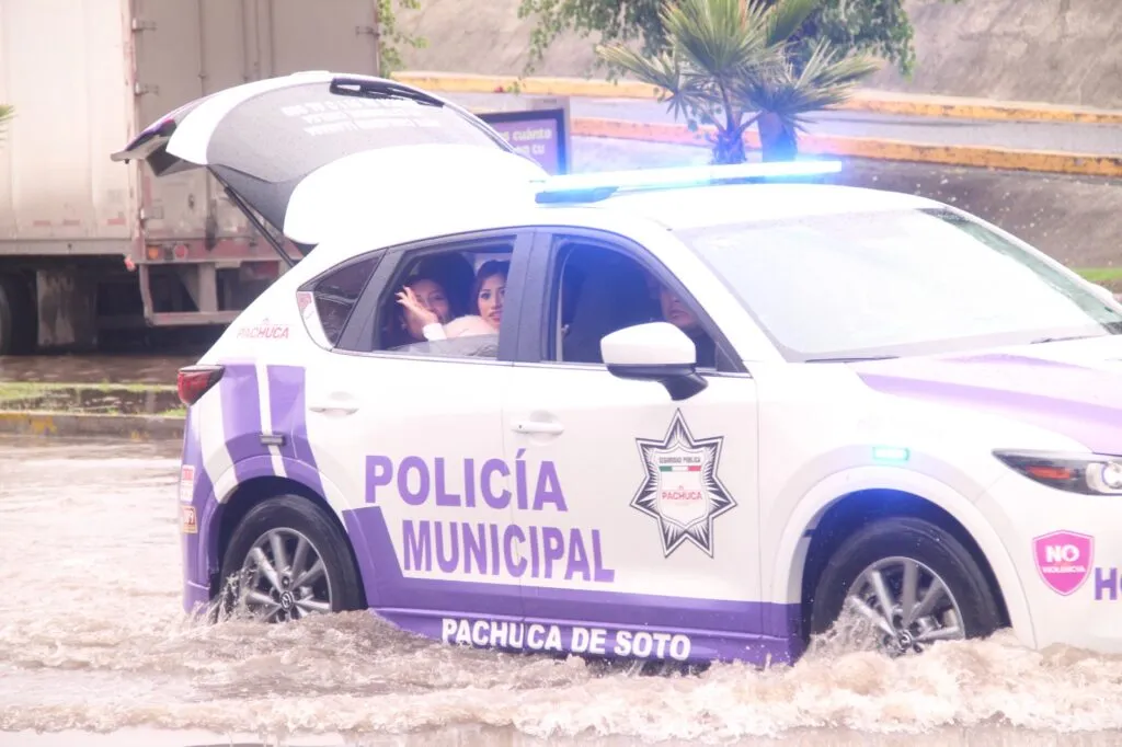 Lluvias generan escurrimientos en distintos puntos de Pachuca; autoridades mantienen vigilancia