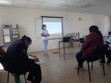 Capacitan a personal de Villa de Tezontepec en perspectiva de género