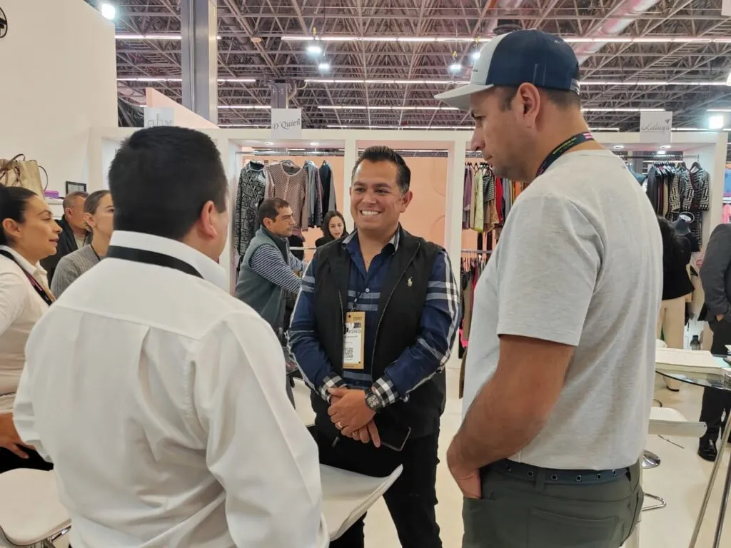 Alcaldes de Santiago Tulantepec y Cuautepec de Hinojosa presentes en el “Intermoda 2025” para fortalecer la industria textil
