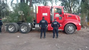 Recuperan en Tula tractocamión robado en Edomex
