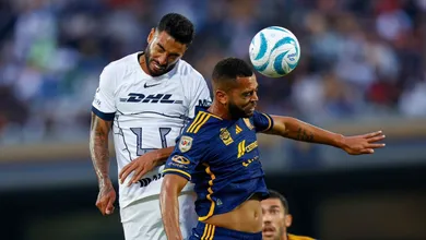 Foto de jugadores de Pumas y Tigres, que disputarán la semifinal de la Liga MX en vivo este jueves.