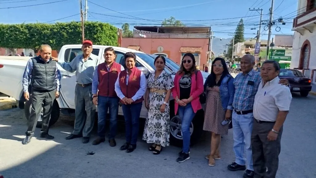 Polémica en Hidalgo: patrulla repintada y asignada al esposo de la alcaldesa