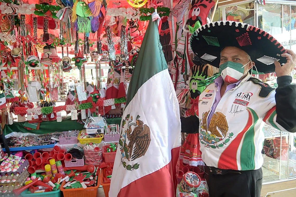 Rehiletes, matracas y banderas