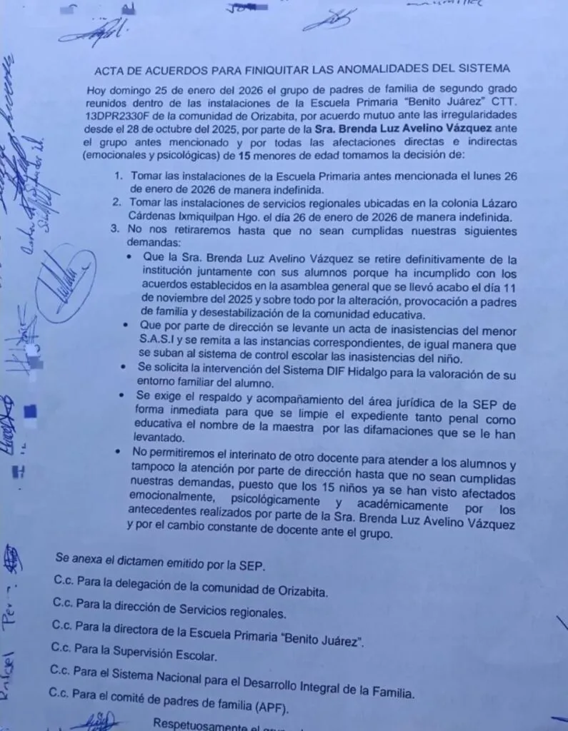 Padres y madres de familia toman primaria en Ixmiquilpan: esto piden