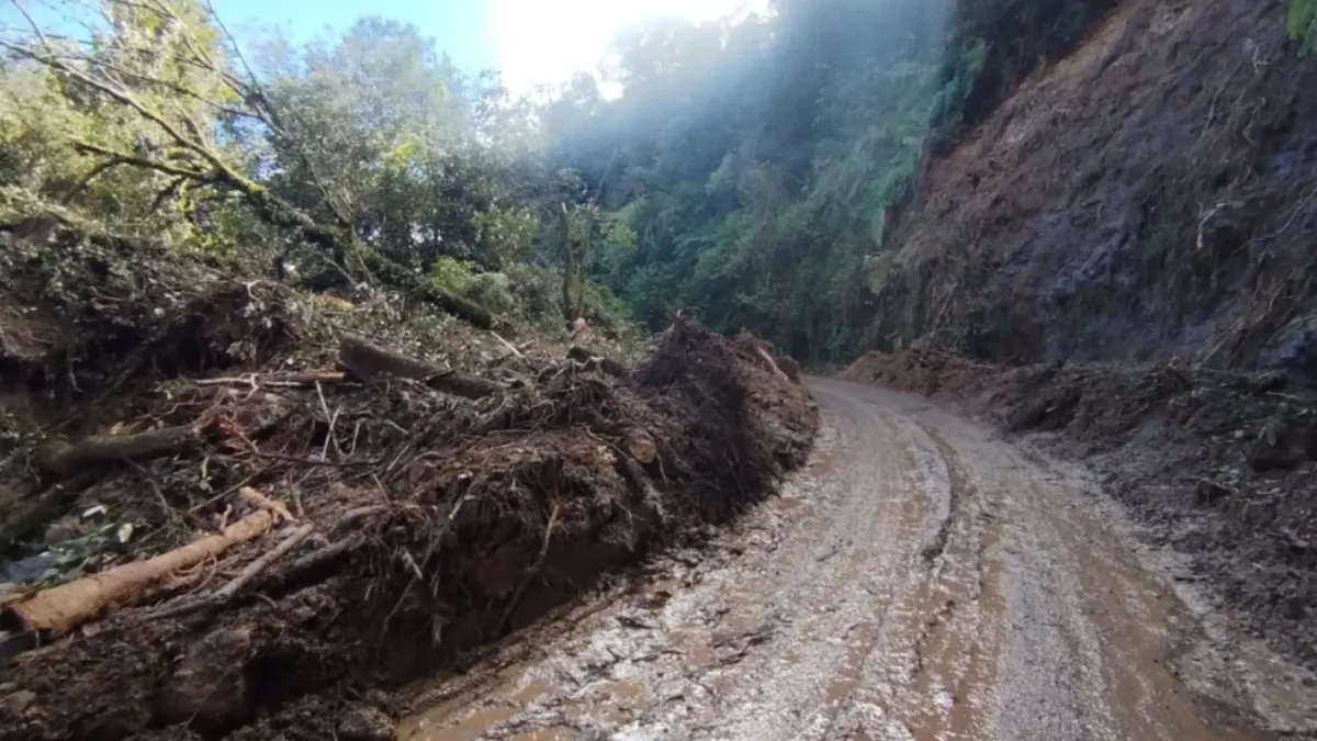 Aumenta a 70 personas fallecidas y permanecen incomunicadas 160 comunidades tras intensas lluvias en el país
