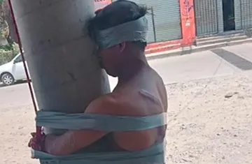 Huejutla: Comerciantes desnudan, atan y rapan a presunto ladrón