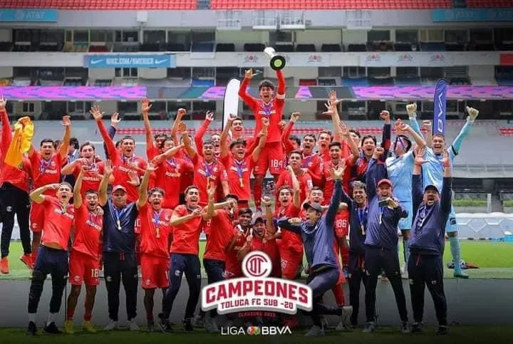Axel Cruz, futbolista de Tezontepec de Aldama se corona campeón con el Toluca