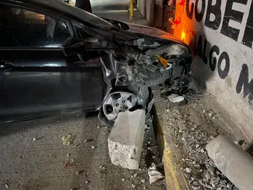 Joven choca contra una casa en Tezontepec de Aldama