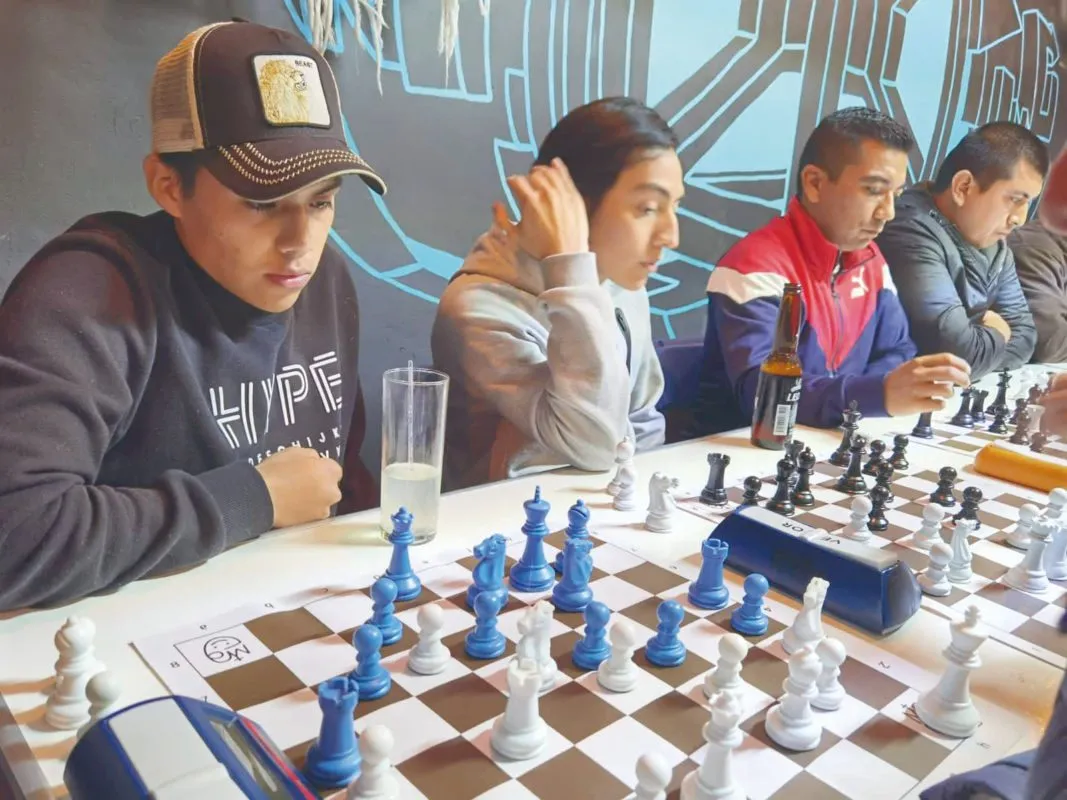 Ajedrez, un deporte que permite el control de nuestras emociones