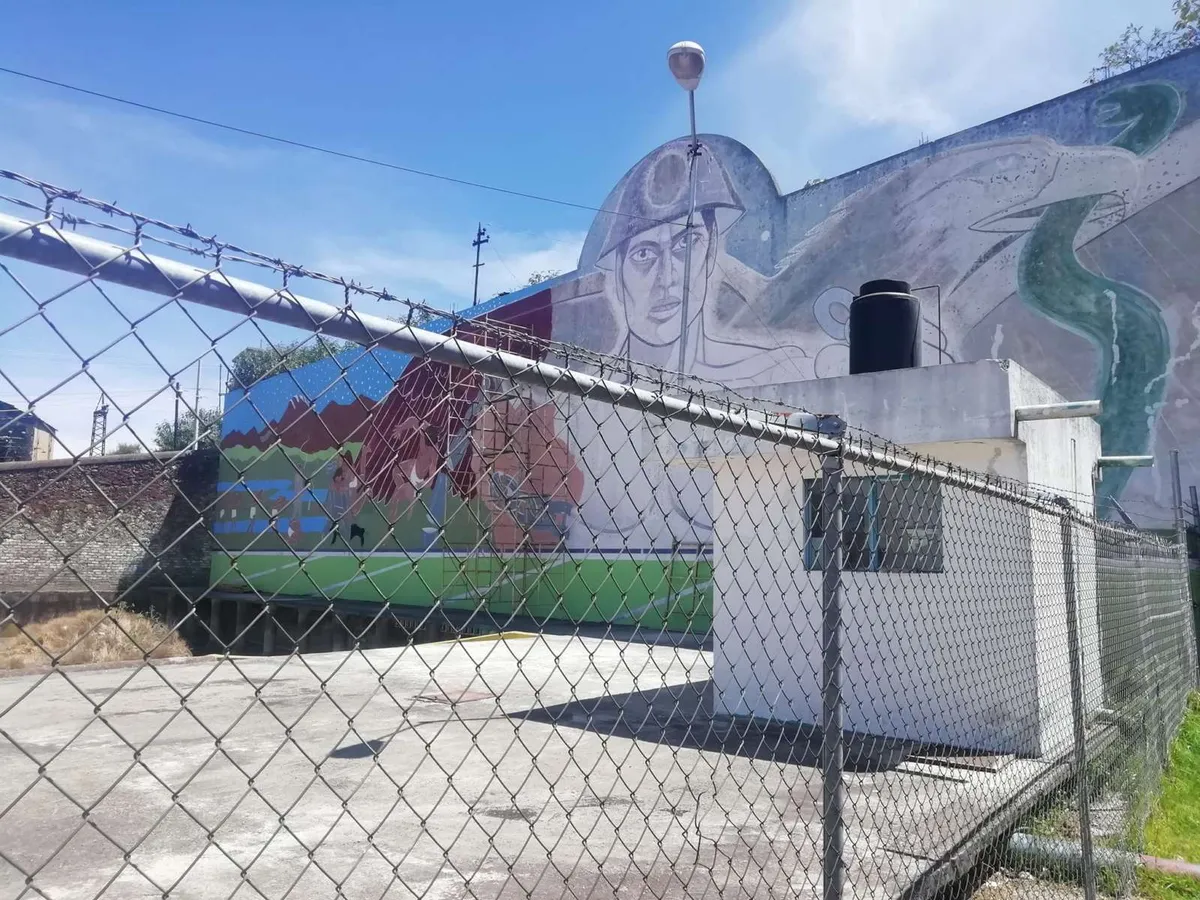 Claman detener intervención del mural de Arturo Moyers