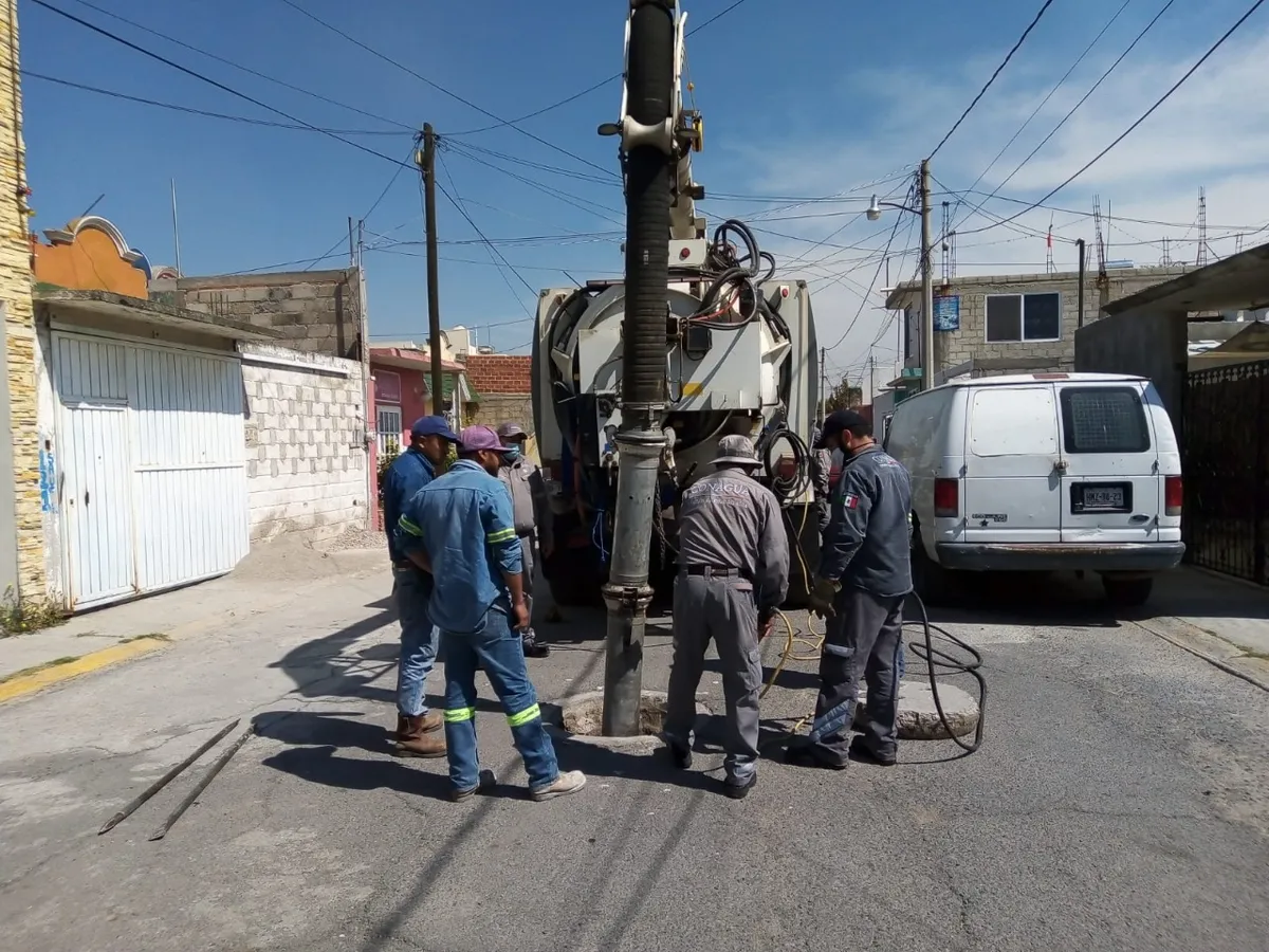 Conagua mantiene operativo de limpieza y desazolve en Tula