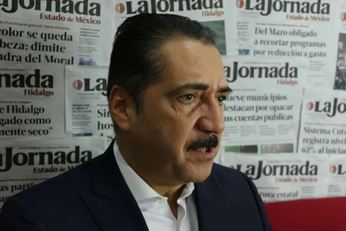 El periodista es como todos: Zarza