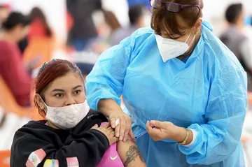 Vacunas Covid 19: en 12 municipios vacunarán a personas rezagadas