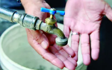 Pagan o les quitan el agua, advierten a usuarios en Tulancingo