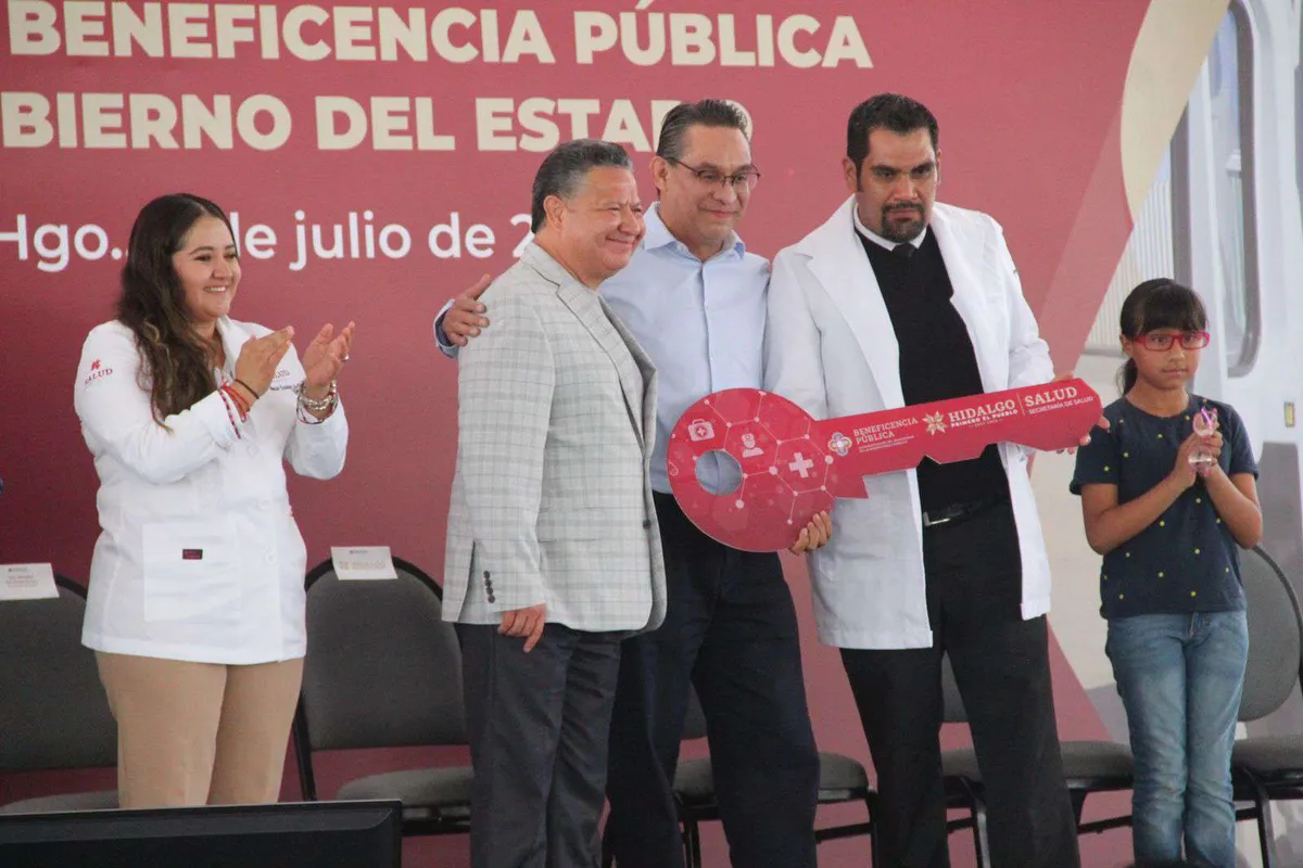Entrega Beneficencia Pública Nacional 22 ambulancias a Hidalgo