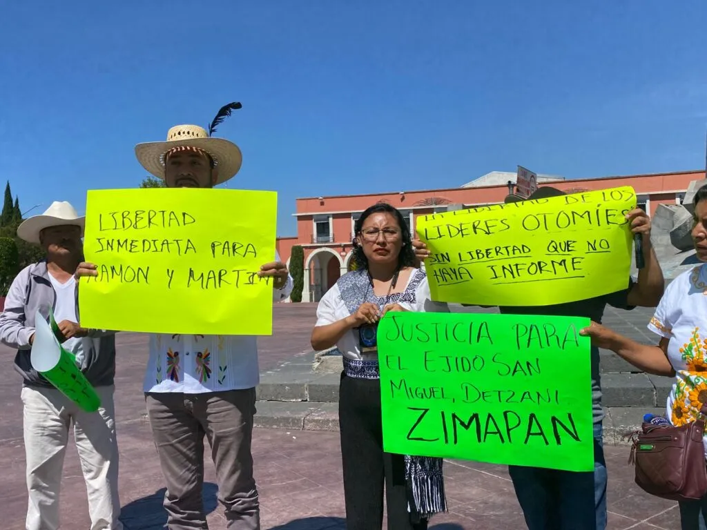 Ejidatarios de Zimapán protestan por conflicto con minera y exigen liberar a dos hombres