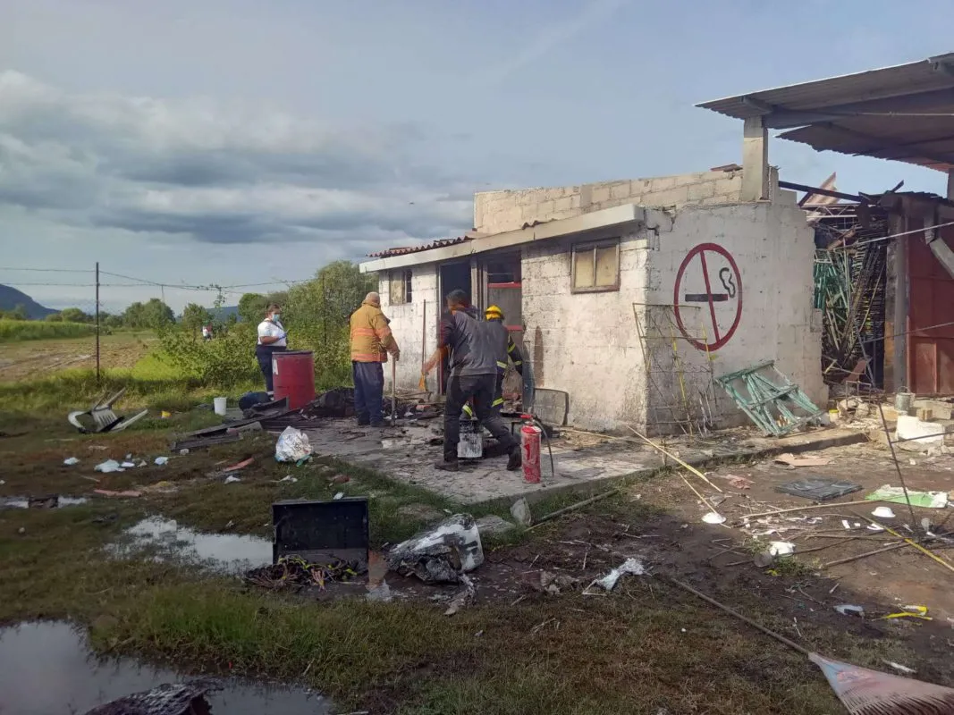 Mixquiahuala: explota polvorín clandestino; hay dos heridos