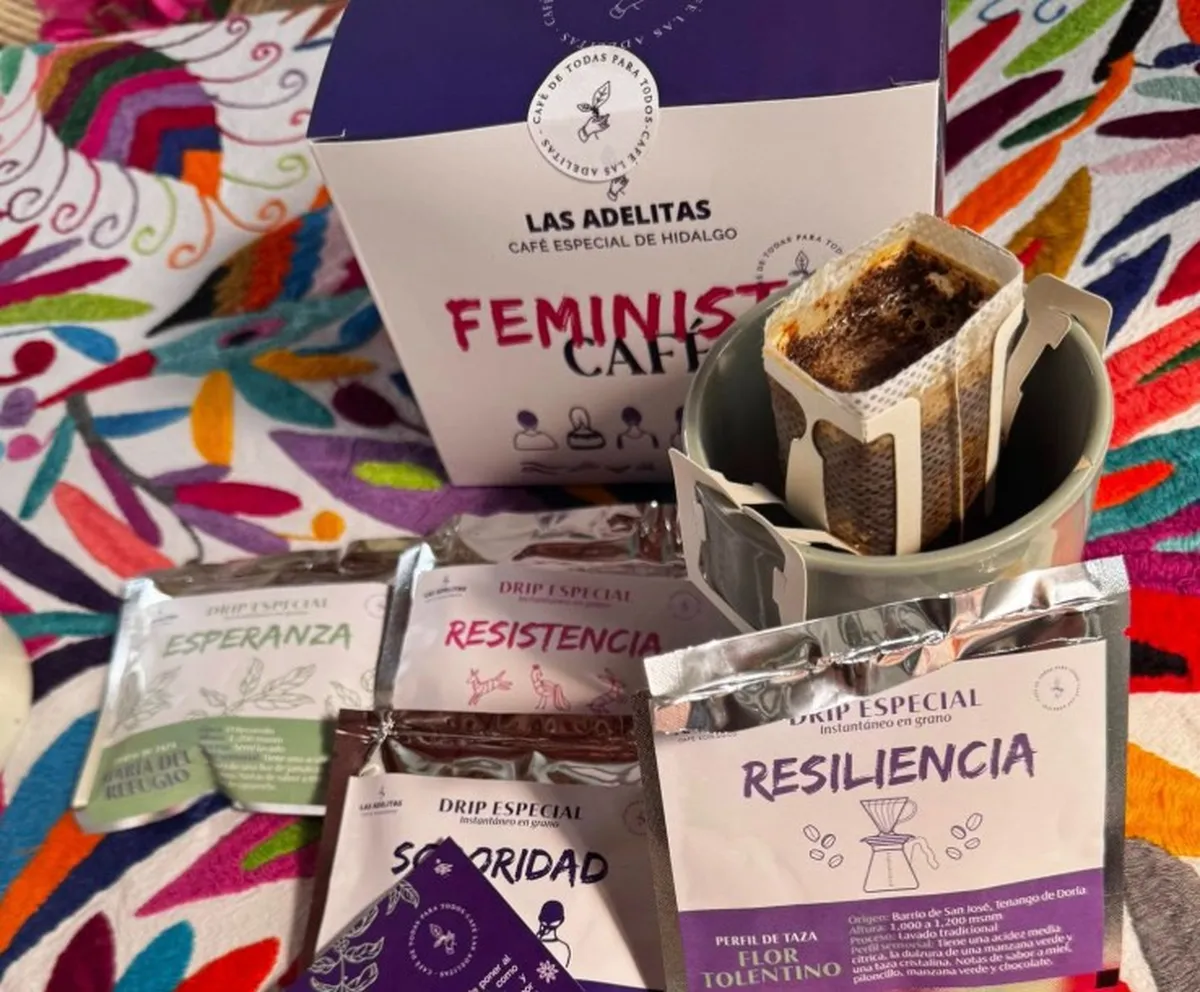 Café con voz de mujer