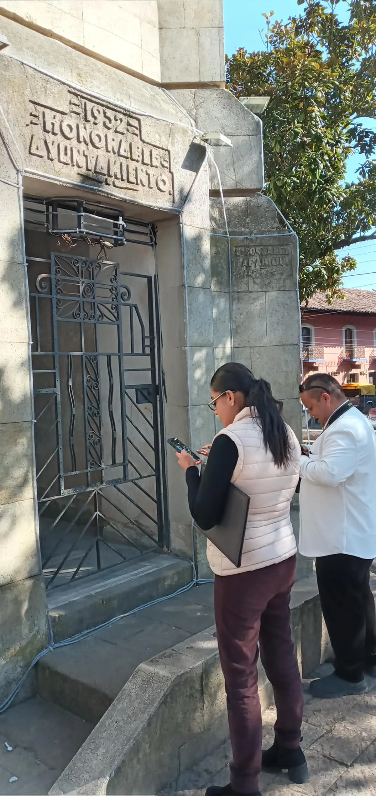 Cultura de Hidalgo realiza diagnóstico para la preservación del Reloj Municipal de Acaxochitlán