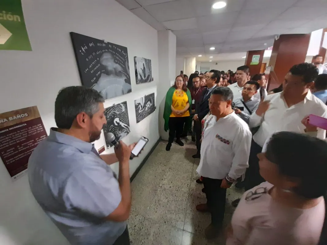 Inaugura gobernador expo en Palacio de Gobierno