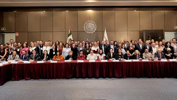 Rosa Icela Rodríguez Velázquez encabezó una reunión con autoridades municipales para evaluar los avances de la estrategia Territorios de Paz.