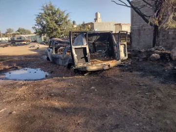 Hallan cuerpo calcinado dentro de una camioneta en Cuautepec