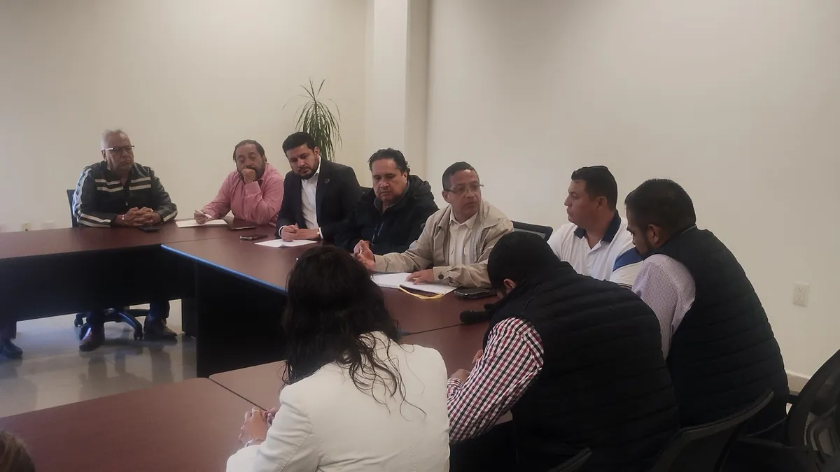 Tras protesta, vecinos de Tulancingo recibirán  material y gestión de pavimentación para 2027