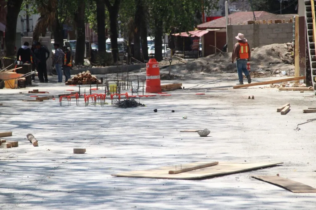 Pachuca reubicará ambulantes en abril; plaza Constitución quedará libre en una semana, señala Jorge Reyes