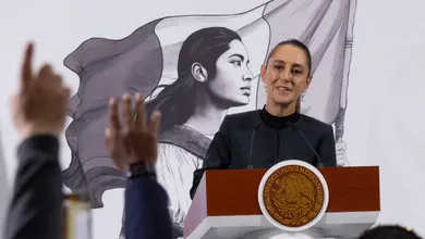 Claudia Sheinbaum habló sobre Ayotzinapa, la relación comercial con China, Adán Augusto López y la participación juvenil en murales por la paz.