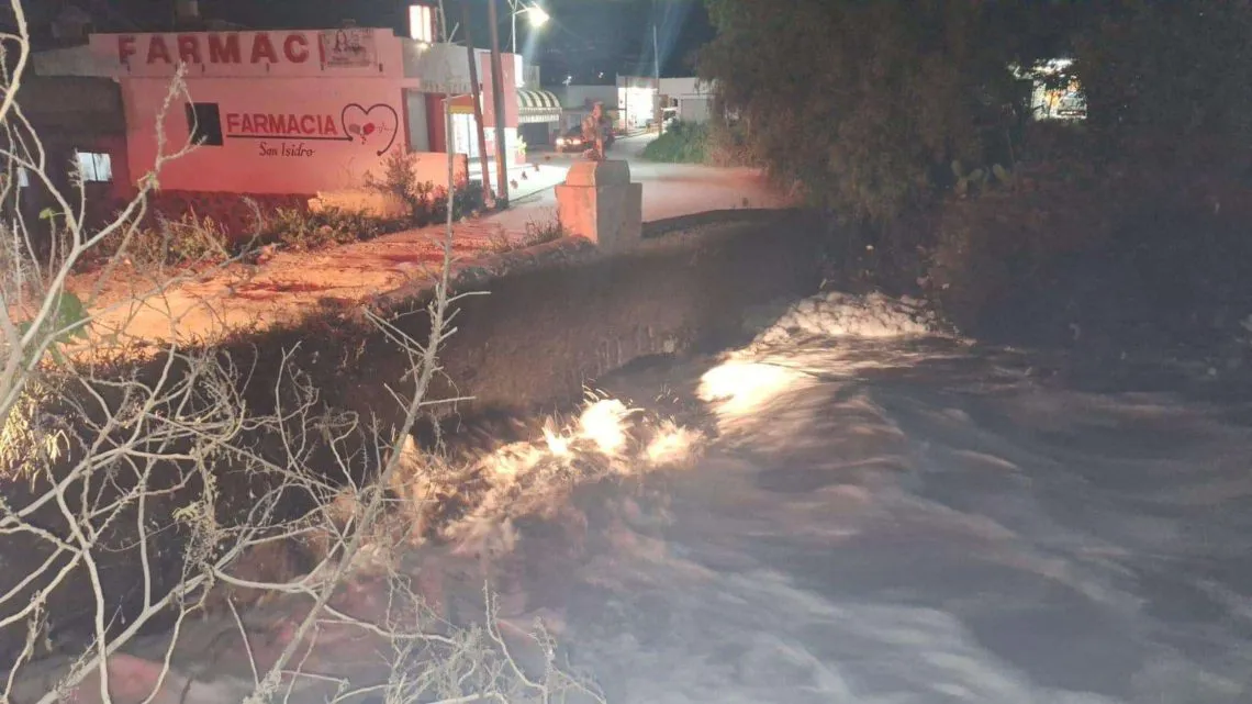 Tezontepec de Aldama: balneario Huemac se inunda por desborde de río