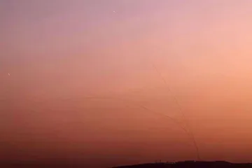 Israel detecta el lanzamiento de más de 150 cohetes desde Líbano a lo largo del día
