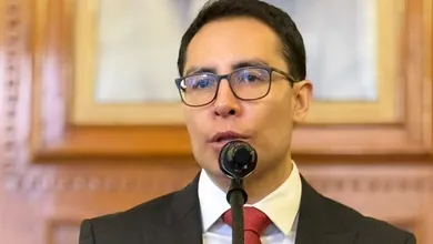 Jorge Reyes deja en manos de Morena su futuro político