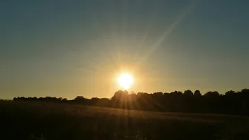 El verano no empieza cuando muchos creen. Ya se confirmó el momento exacto del solsticio de verano 2026 y traerá más horas de luz que cualquier otro día.