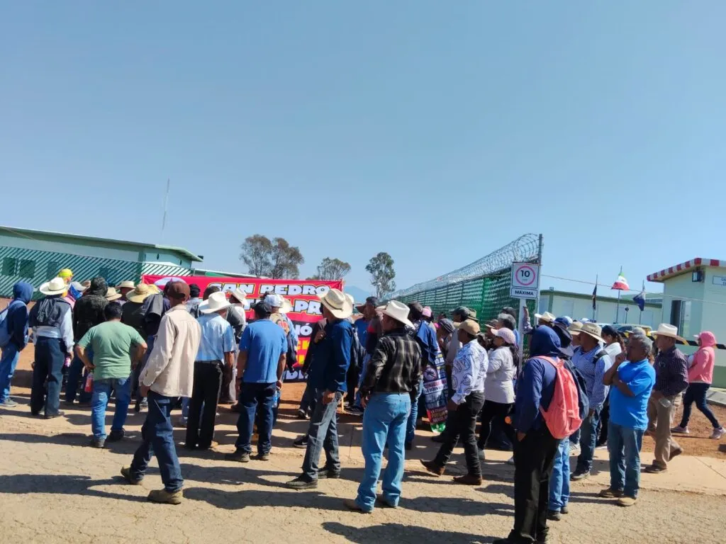Bloqueos en Hidalgo detienen obras y cierran carreteras en Tula