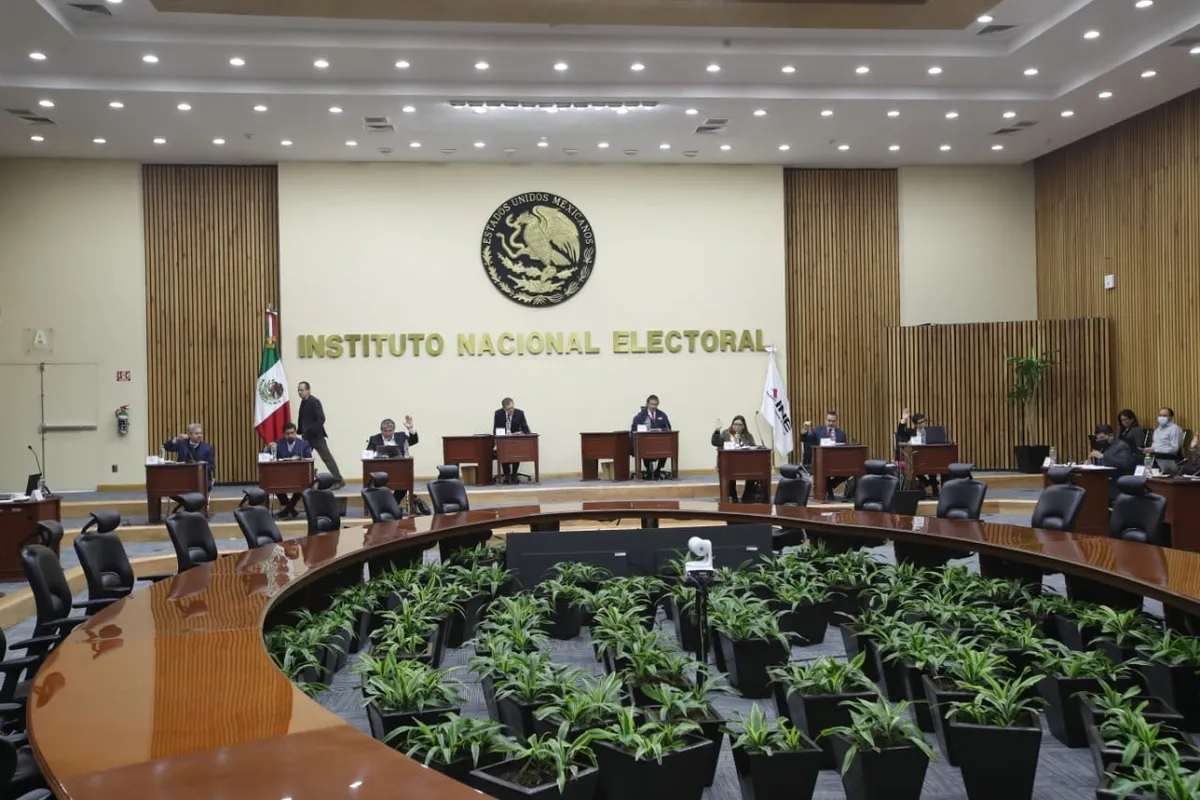 Tres hidalguenses continúan en lucha por consejería del INE