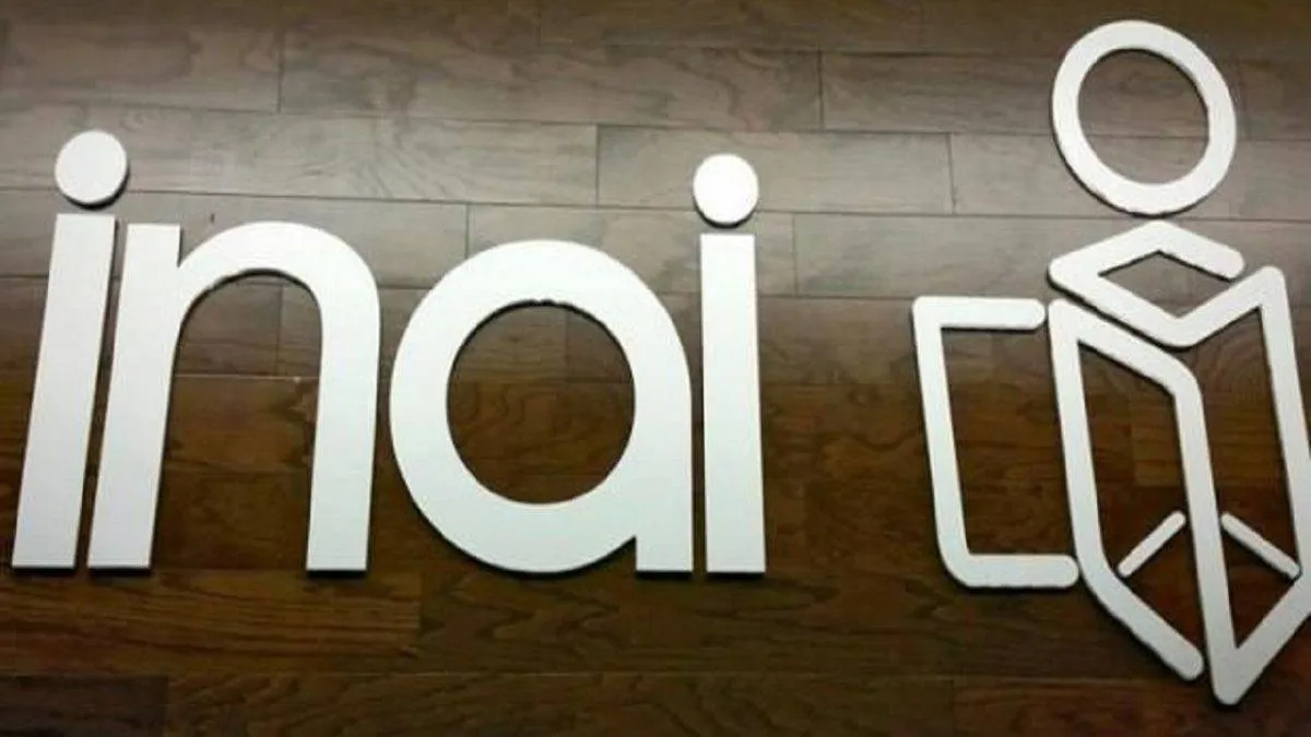 Andrés Manuel López Obrador demandó a los senadores guindas a no titubear en este tema y defender el patrimonio del pueblo. Foto: La Jornada.