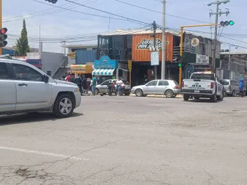 Testigos señalan que la patrulla presuntamente circulaba a exceso de velocidad. Autoridades aún no fijan postura sobre el accidente.