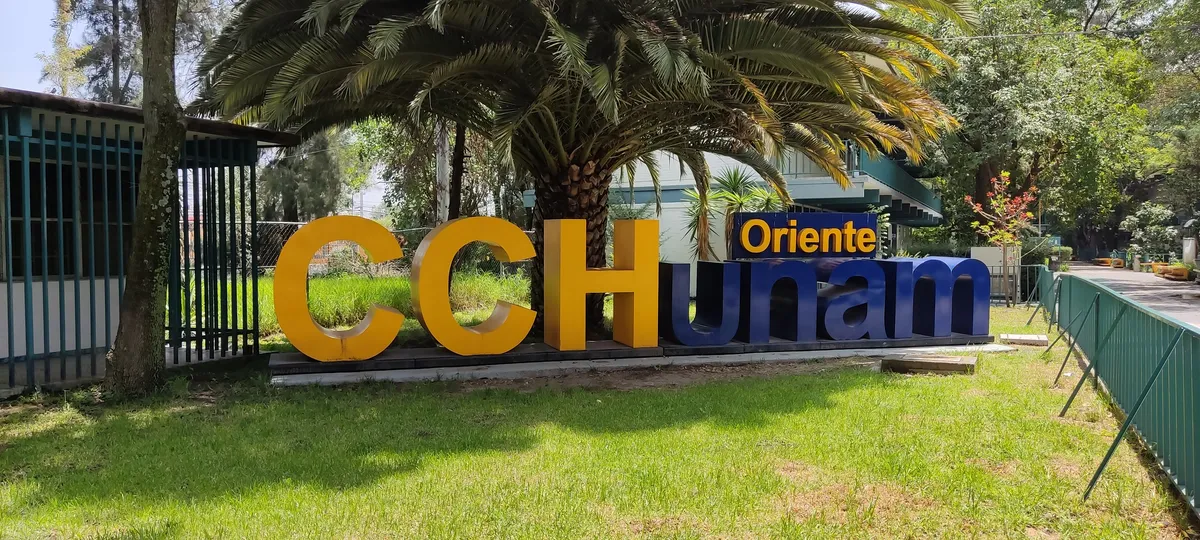 Alumna del CCH Oriente denunció intento de silenciar agresión; comunidad estudiantil votó paro indefinido.