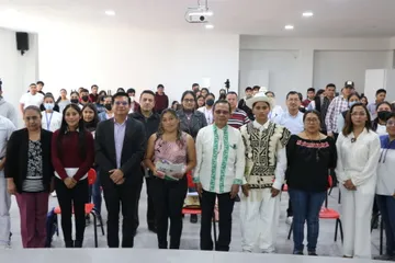 Conmemoran Día Internacional de la Lengua Materna en Universidad Intercultural