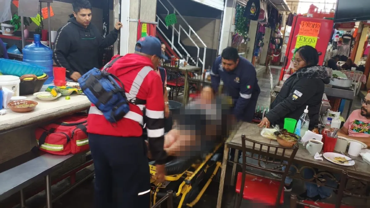 Accidente con caldo caliente en el mercado de Tula de Allende deja a mujer con quemaduras