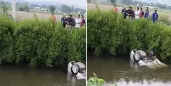 Auto sale del camino y cae a canal sobre la carretera Actopan-Ixmiquilpan