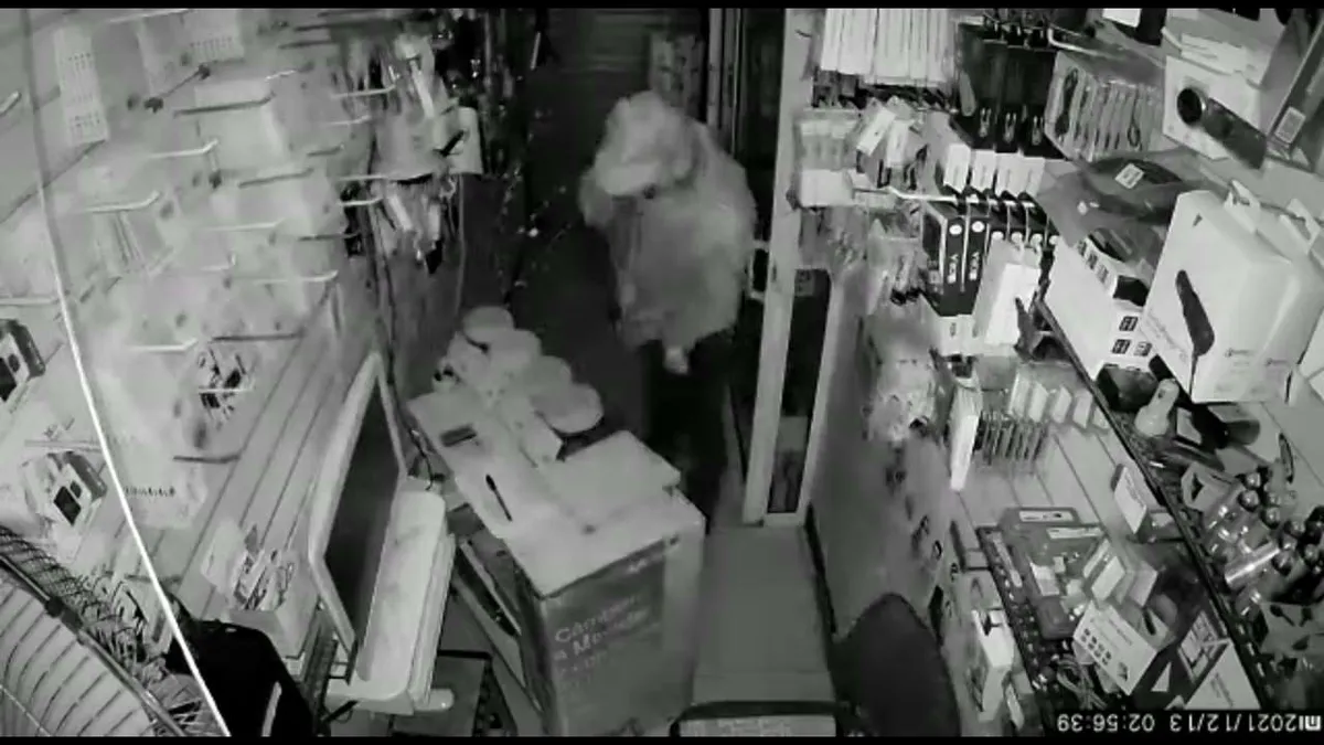 Roban en la madrugada negocio de celulares en Tulancingo