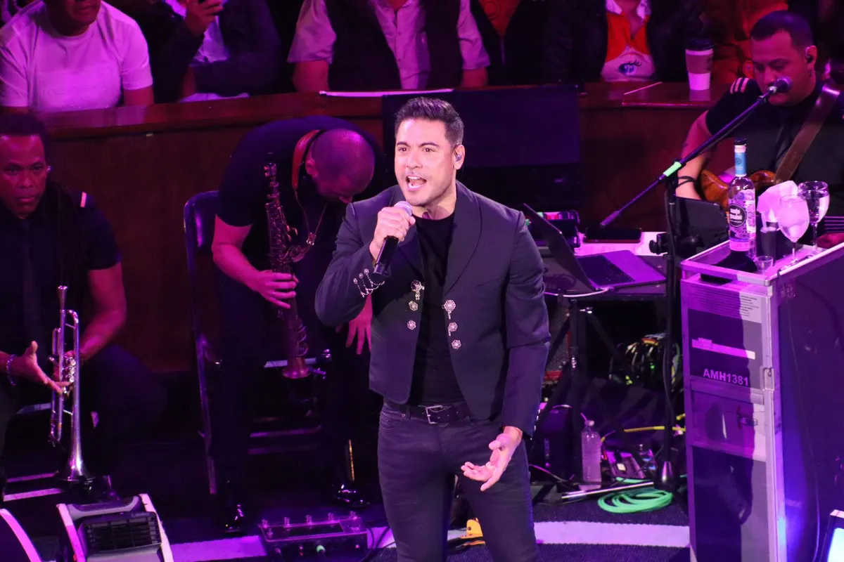 Palenque Pachuca 2023: Carlos Rivera conquista fans hidalguenses