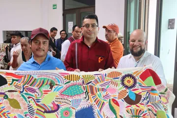 Premian a 42 artesanos en el Concurso de Bordados de Tenango de Doria