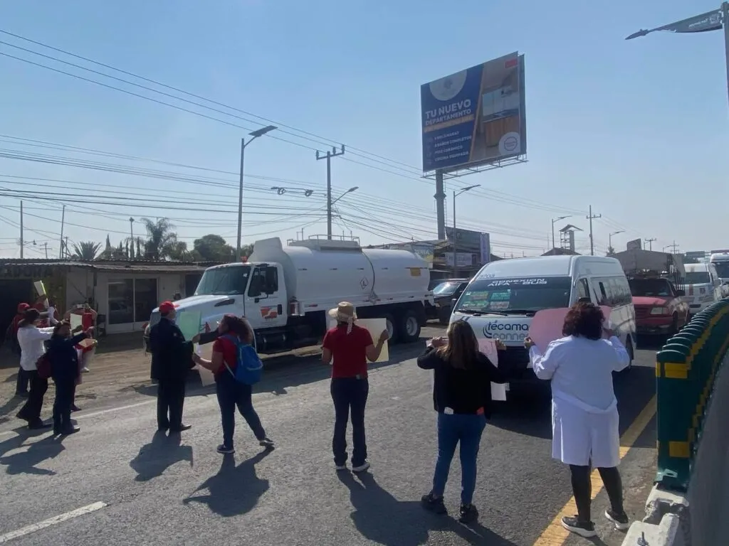 Bloqueo en la carretera México-Pachuca, esto piden los manifestantes