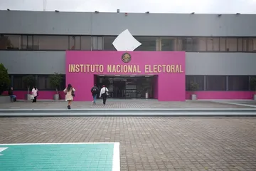 Concentran 5 empresas contratos del INE y órganos estatales