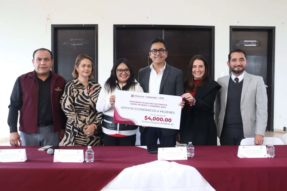 Entregan apoyos de $4 mil a mujeres de Mineral de la Reforma