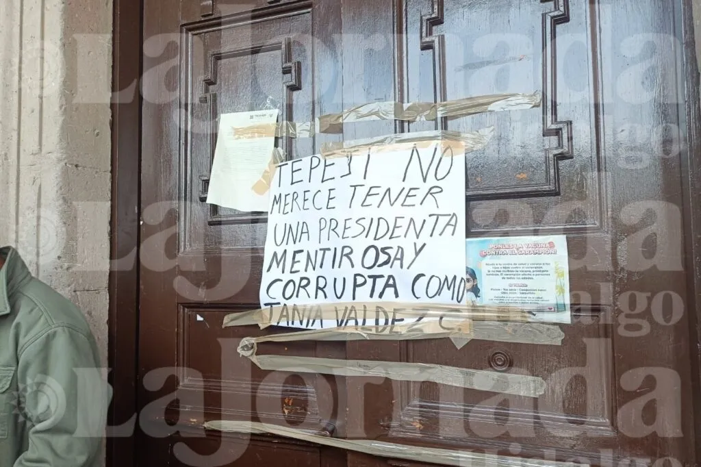Toman la presidencia de Tepeji del Río; acusan falta de obras y exigen auditoría