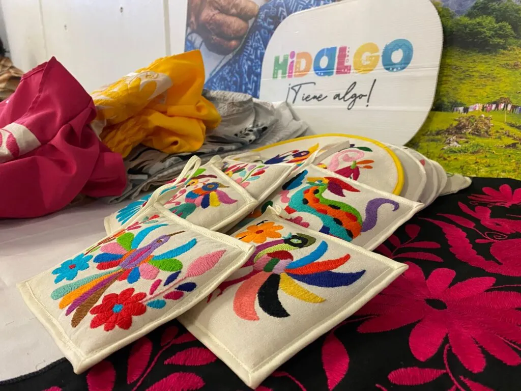 Tenango de Doria celebra el arte del bordado