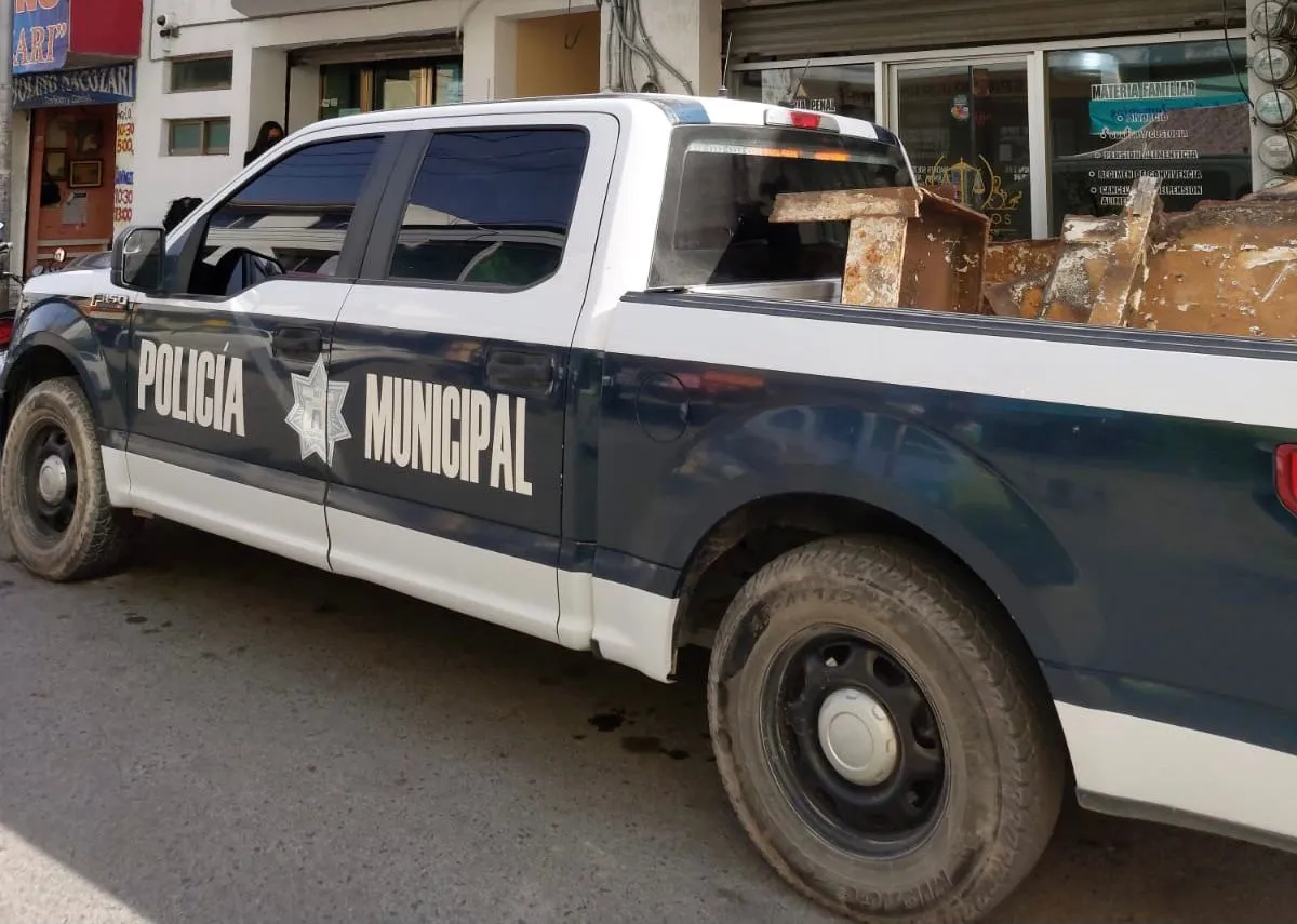 Cae sujeto por presunto robo de mercancía a tren